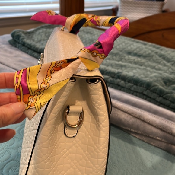 Eastide leather handbag with removable scarf - Picture 12 of 12